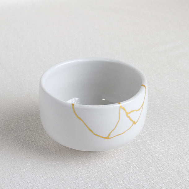 Kintsugi white matcha tea bowl made in Japan
