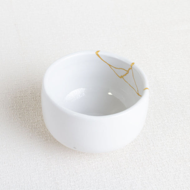 Kintsugi white matcha tea bowl made in Japan