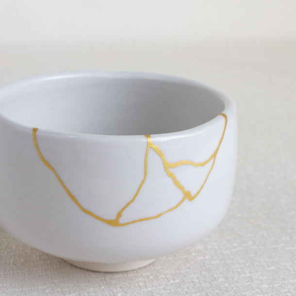 Kintsugi white matcha tea bowl made in Japan