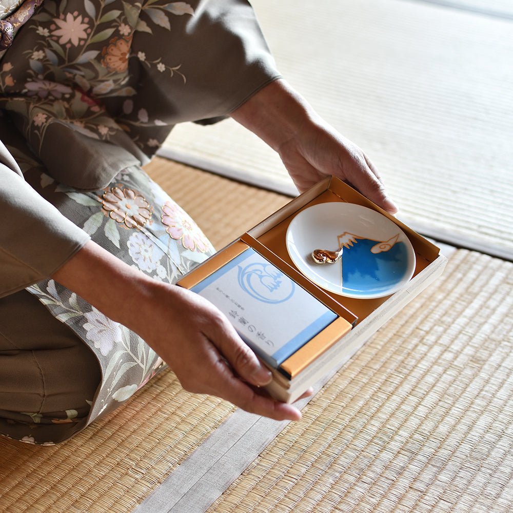 SAKURA Fuji Japanese Incense Set (Paulownia Gift Box) - Purematcha Australia